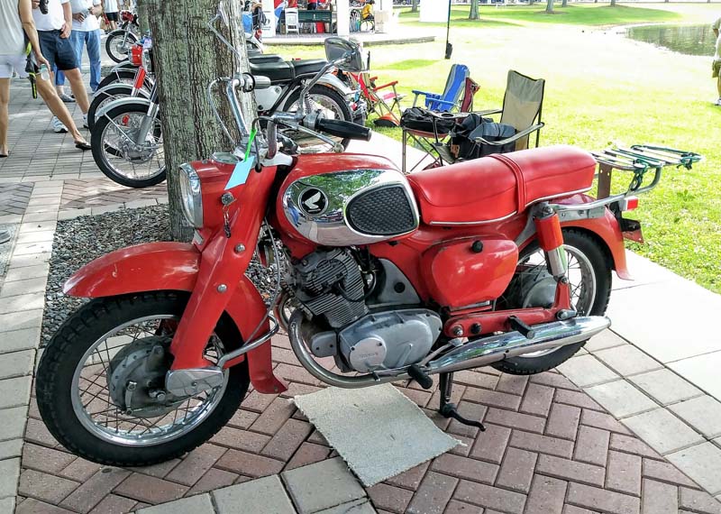 Riding Into History, vintage motorcycle show (11)
